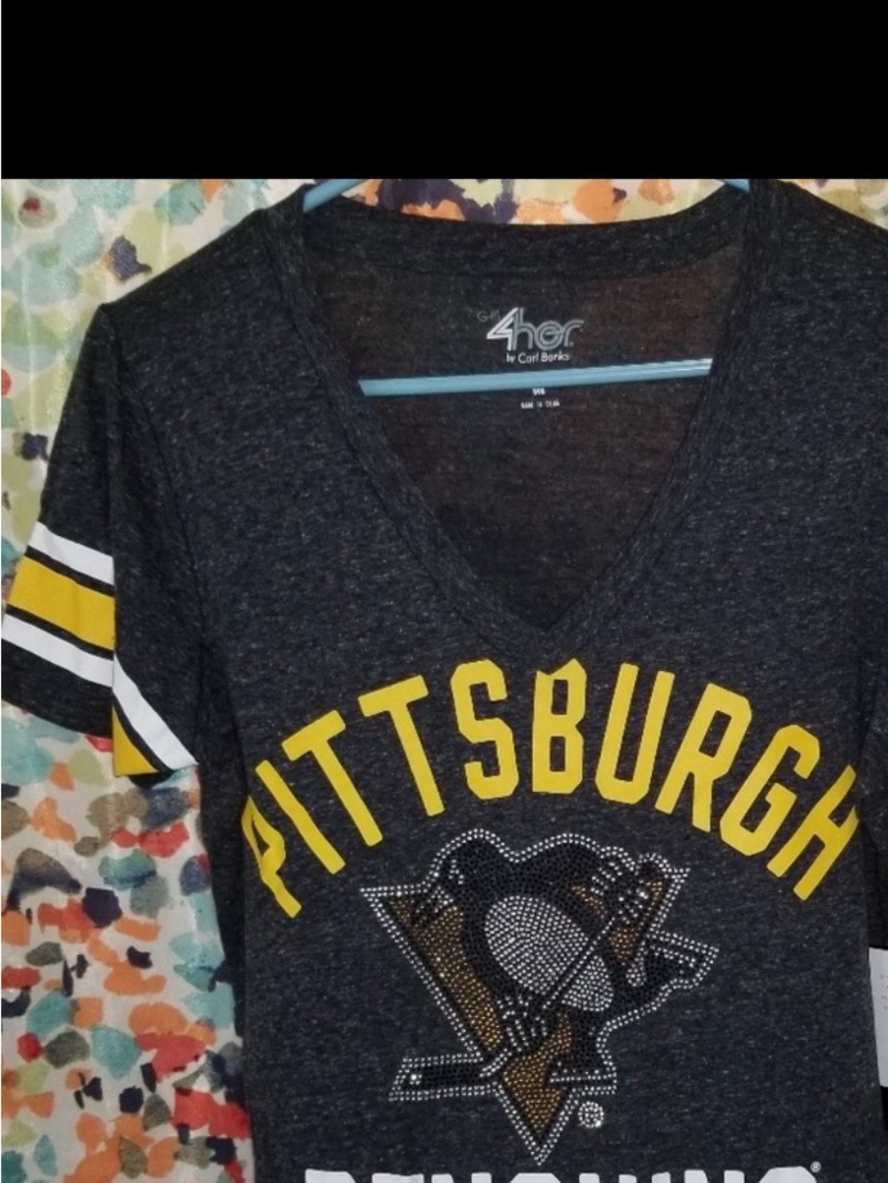 Pittsburgh Penguins Women's Short Sleeve V-Neck Tee - Dark Gray/Yellow